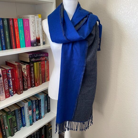 NWT RADLEY LONDON Gray and Blue Dog Pattern Fringe Scarf - Picture 1 of 10